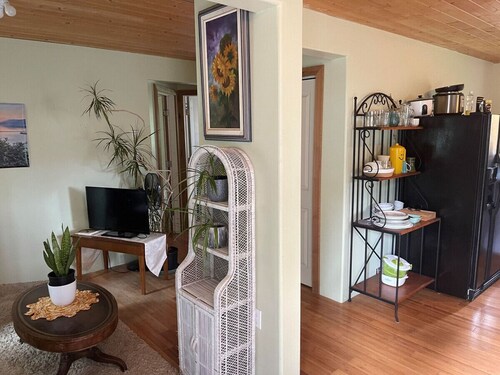 Oceanview cabins, accommodations and the laughing oyster restaurant