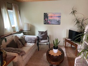 Fernseher, Videospiele, DVD-Player, Bücher