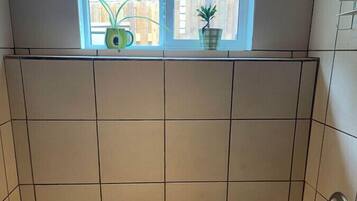 Hårføner og håndklær