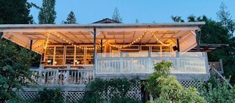Ocean view cabins at the laughing oyster restaurant