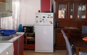 Fridge, microwave, stovetop, cookware/dishes/utensils - 2 bedroom cozy apartment in Stanici (Stanici)