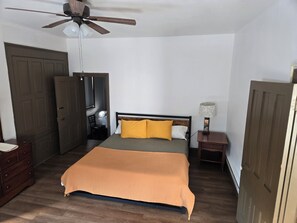 3 habitaciones, tabla de planchar con plancha y wifi gratis 