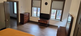 Charming 3-bedroom house in soothing West Newton neighborhood