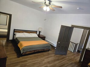 3 dormitorios, tabla de planchar con plancha, wifi gratis y ropa de cama