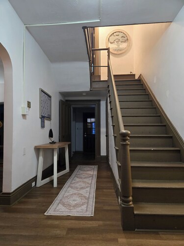 Charming 3-bedroom house in soothing West Newton neighborhood