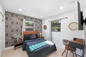 2 dormitorios, tabla de planchar con plancha, Internet y ropa de cama