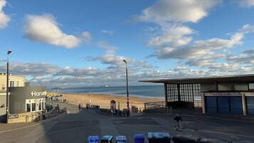 Shared Dormitory, 1 Bedroom, Smoking, Balcony | Beach