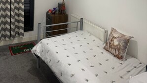 Unclassified image, 4 of 10, button - Room-single Suit Room With Balcony (Bournemouth)
