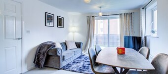 1 Bedroom Flat with Balcony in Wembley