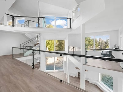 Mountainside Retreat Spacious 7-bedroom 10,000sf  close to BYU stunning views