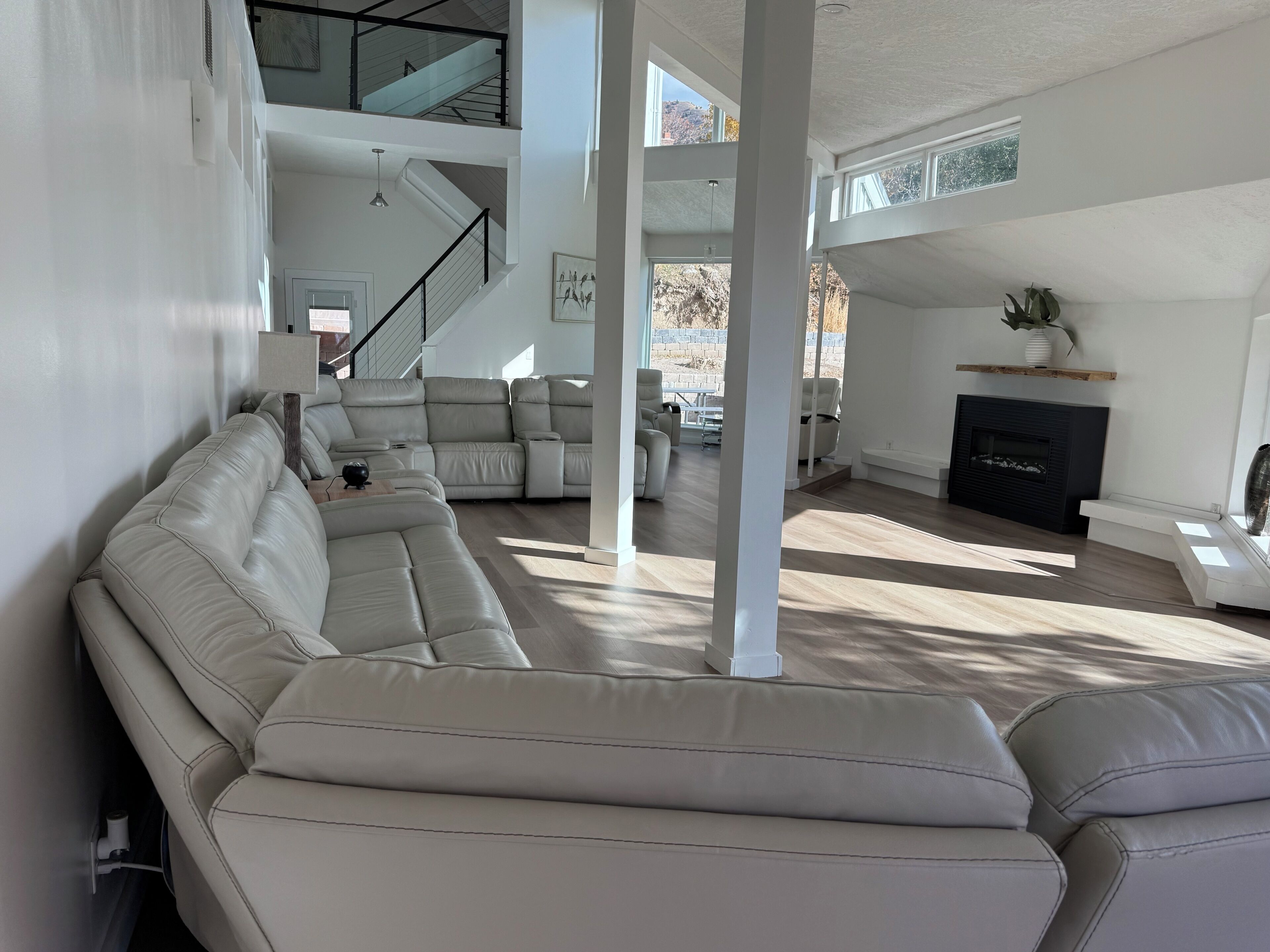 TV connectée, baby-foot, écrans d'ordinateur, imprimantes