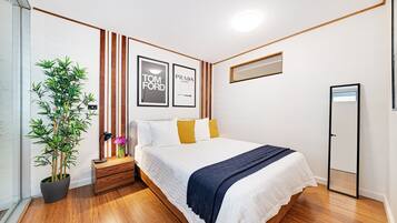 2 bedrooms, desk, iron/ironing board, travel cot