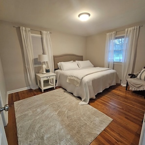 Iron/ironing board, WiFi, bed sheets