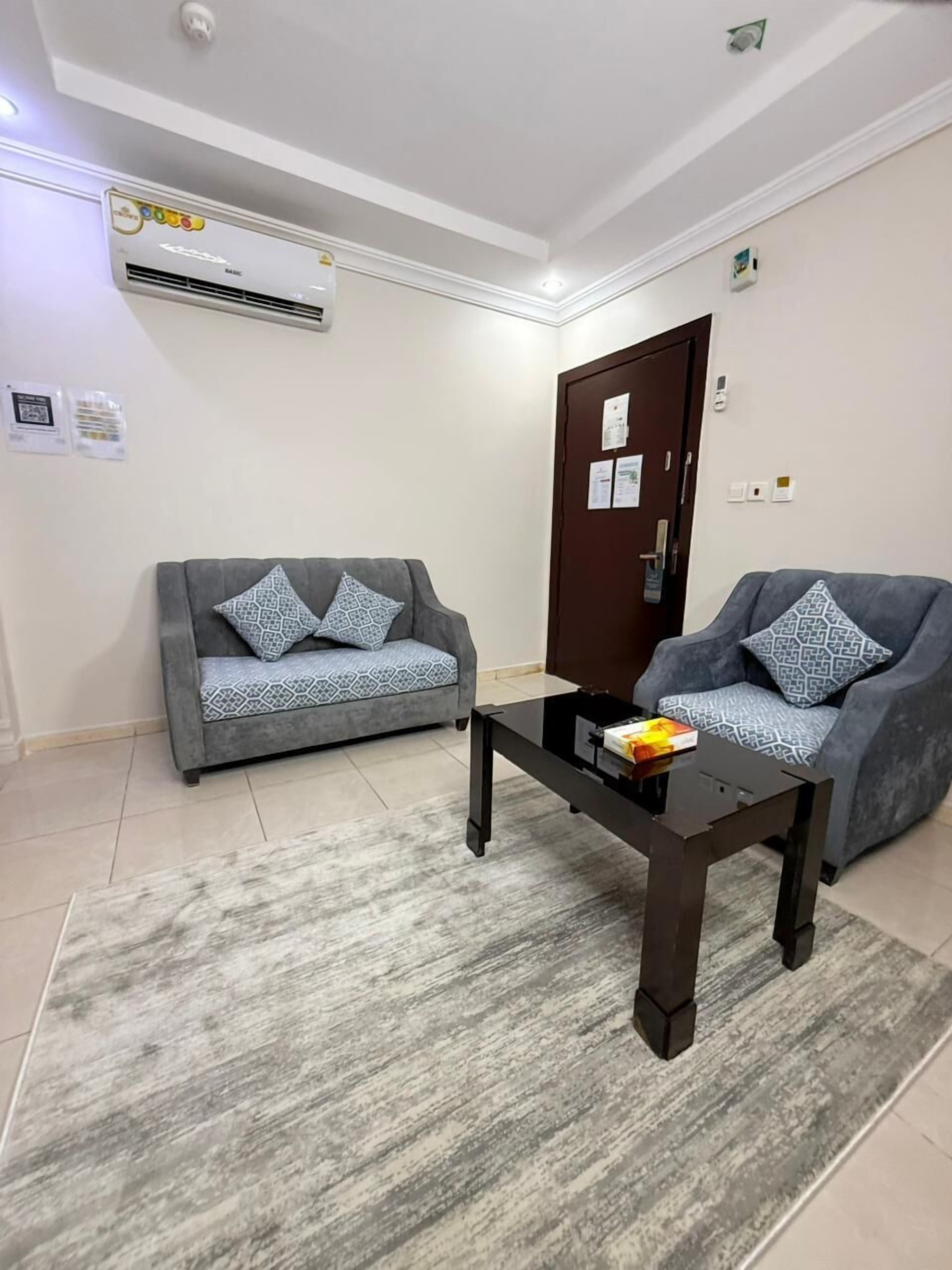 Apartment, 1 Bedroom | Living area