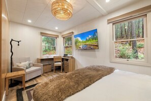 2 bedrooms, desk, iron/ironing board, free WiFi