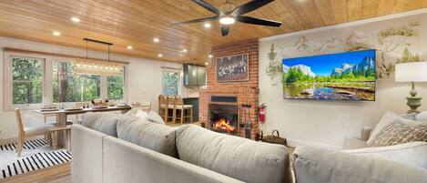 تلفزيون ذكي، مدفأة، كُتُب