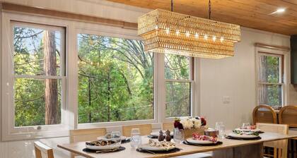 Luxury 2-bedroom remodeled cabin in charming Twain Harte. Relax & rejuvenate!