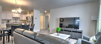 The Charming GJ Townhome. Pet-Friendly!