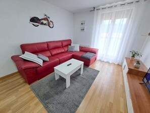 TV - Apartment Baco Valles Pasiegos (Selaya)