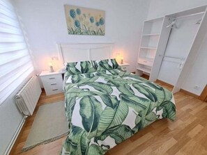 Silitysrauta/-lauta, internet, vuodevaatteet