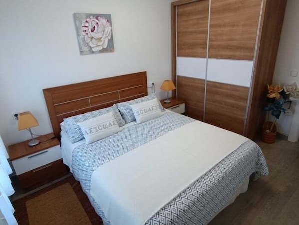 Iron/ironing board, Internet, bed sheets - Apartment with terrace in the Valles Pasiegos (Selaya)