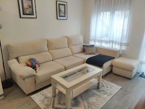 TV - Apartment with terrace in the Valles Pasiegos (Selaya)