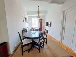 Dining - Rental unit in Santander · ★New · 2 bedrooms · 4 beds · 1 bath (Santander)