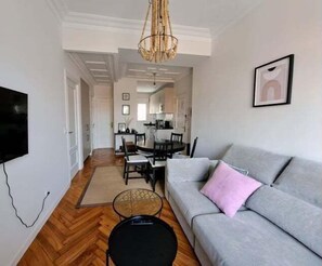 TV - Rental unit in Santander · ★New · 2 bedrooms · 4 beds · 1 bath (Santander)