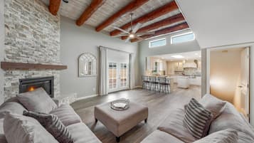 Téléviseur, foyer, bureau