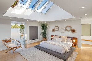 3 slaapkamers, een bureau, een strijkplank/strijkijzer, wifi