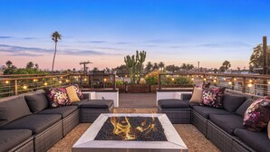 Property grounds - Luxurious Artistic Compound as seen on TV (Los Angeles)