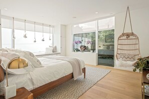 3 bedrooms, desk, iron/ironing board, WiFi - Luxurious Artistic Compound as seen on TV (Los Angeles)