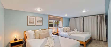 Desk, iron/ironing board, travel cot, WiFi