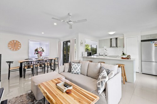 Beach Breeze Holiday Unit 1