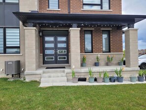 Exterior detail - Deteched Luxury  Modern elevation spacious facing revine opposite Park House (Brampton)