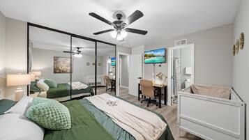 3 bedrooms, desk, iron/ironing board, free WiFi