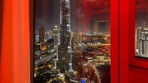 Interior - Full Burj Khalifa & fountain view 3 min dubai mall (Dubai)