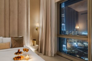 Desk, iron/ironing board, WiFi, bed sheets - Full Burj Khalifa & fountain view 3 min dubai mall (Dubai)