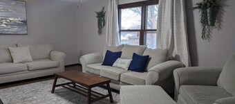 Chessmen's Corner - Pool Table and Trailer Parking