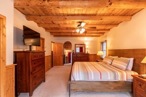 Iron/ironing board, free WiFi, bed sheets - Blowing Rock Haven-Pet Friendly, Short Drive to Skiing (Blowing Rock)