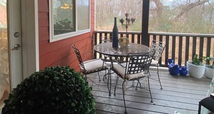 Elegant 1 GUEST ROOM in a Beautiful Home in Clayton, NC