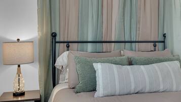 Escrivaninha, ferros/tábuas de passar roupa, Wi-Fi de cortesia