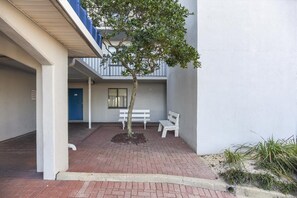 Terrace/patio - Romar Tower 9D | Low Density | Beachfront | Outdoor Pool | My Beach Getaways (Orange Beach)