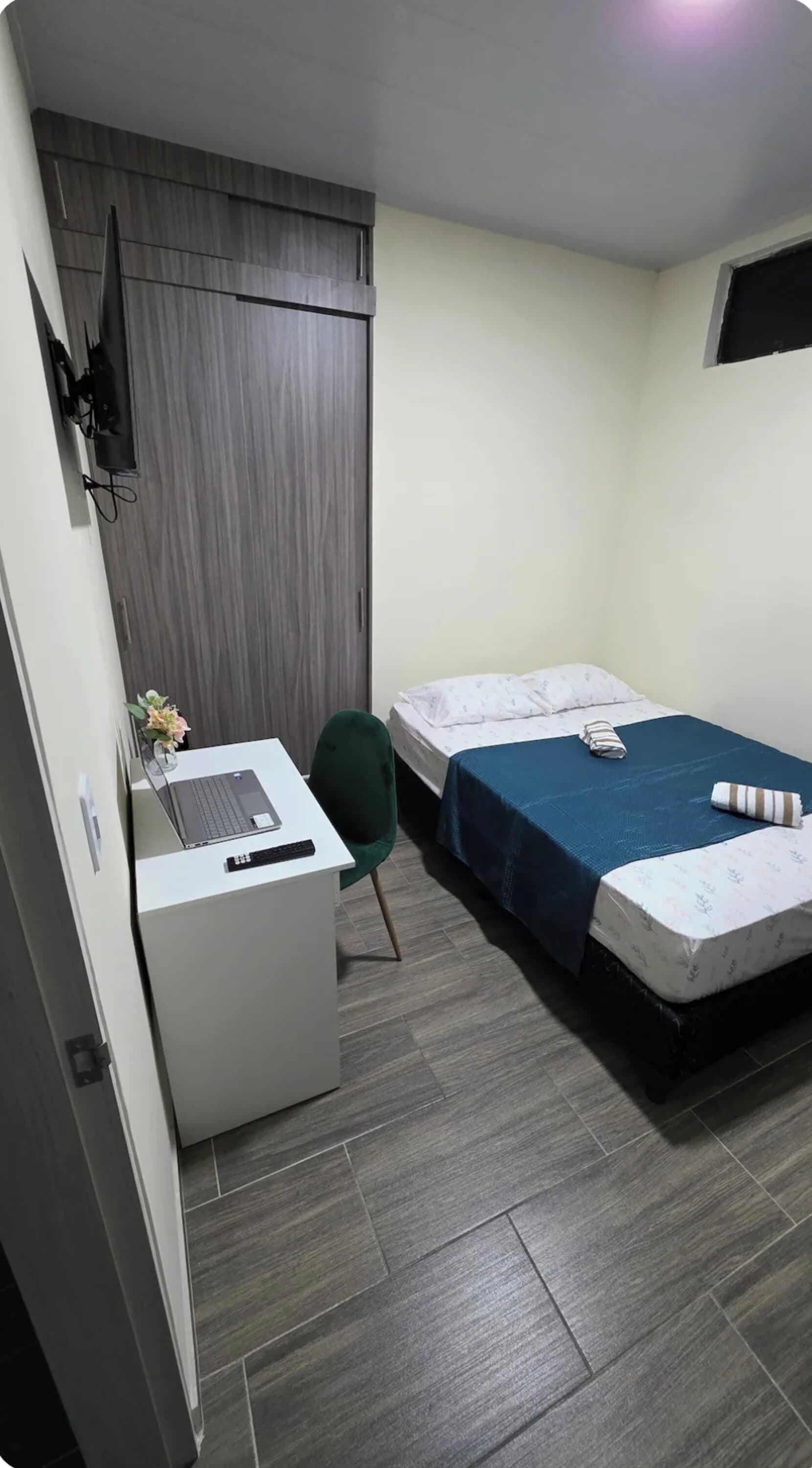 Bügeleisen/Bügelbrett, WLAN, Bettwäsche