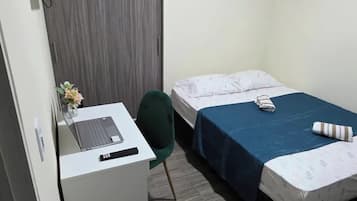 Bügeleisen/Bügelbrett, WLAN, Bettwäsche