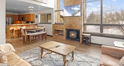 Red Pine 30 | Walk to Lifts | Full Kitchen | Pools & Hot Tub