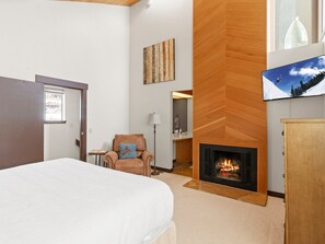 3 bedrooms, iron/ironing board, free WiFi, bed sheets - Red Pine 30 | Walk to Lifts | Full Kitchen | Pools & Hot Tub (Park City)