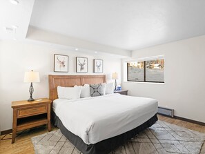 3 bedrooms, iron/ironing board, free WiFi, bed sheets - Red Pine 30 | Walk to Lifts | Full Kitchen | Pools & Hot Tub (Park City)