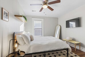 WiFi, bed sheets - 3-bedroom 1 Bath Family Friendly at Harrell with Private Backyard and Fire pit (Memphis)