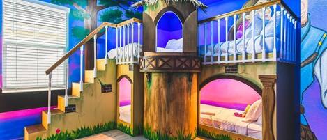 Strykejern/-brett, reiseseng for barn og wi-fi (inkludert)